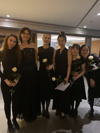 Die Pianistinnen Clara Strobel, Oleksandra Kiktenko, Greta Zamyckaja,, Harune Yoshida, Zhu Zhuang und Tsuzumi Namikawa